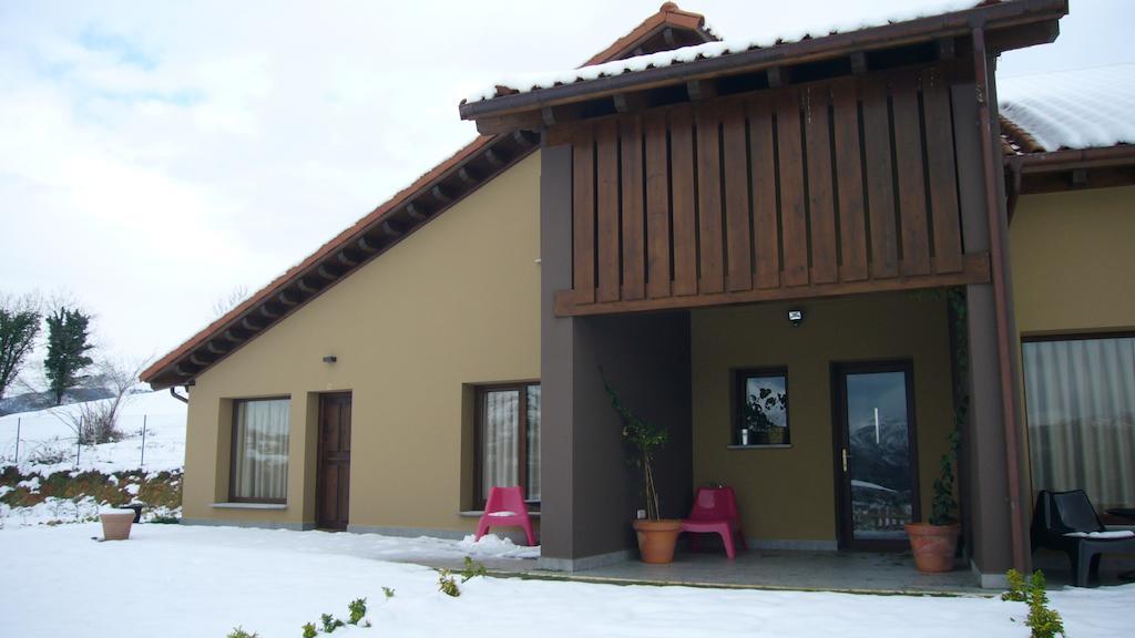 Apartamentos La Senda San Juan de Parres Exterior photo